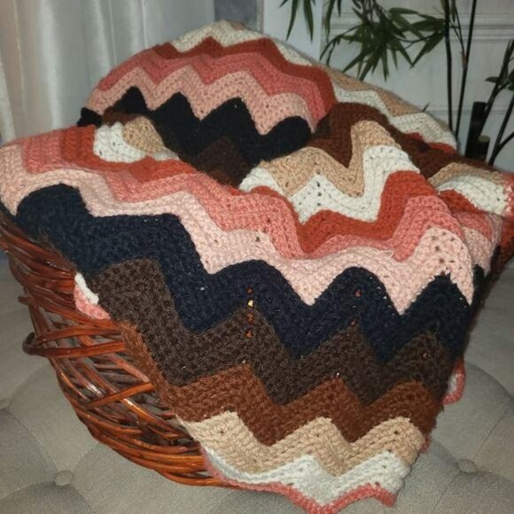 Vintage Handmade Zigzag Crochet Blanket Afghan Throw Inches Earth tones 42"x58" - Picture 8 of 9